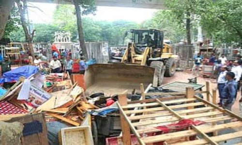 City Corporation raids Suhrawardy Udyan, illegal structures being demolished